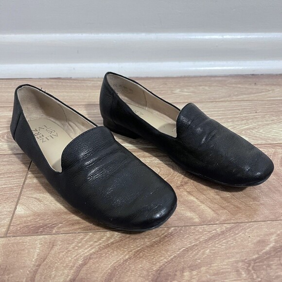 Naturalizer Black Emiline Tumbled Leather Loafer Size 6.5 Minimalistic Business - Picture 3 of 7